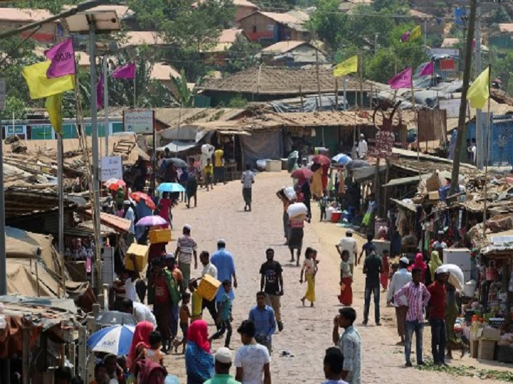 ueberfuellte-rohingya-lager-in-bangladesch,-die-durch-coronavirus-bedroht-sind