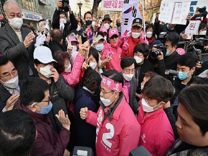 laut-offiziellen-angaben-testen-coronavirus-patienten-in-suedkorea-zum-zweiten-mal-nach-der-genesung-positiv