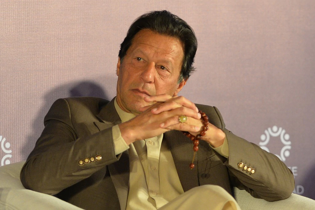 der-pakistanische-premierminister-imran-khan-testet-negativ-auf-covid-19,-death-toll-crosses-209