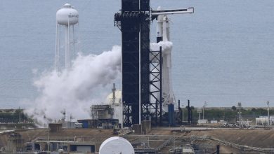 le-lancement-du-vol-habite-de-spacex-reporte-a-samedi