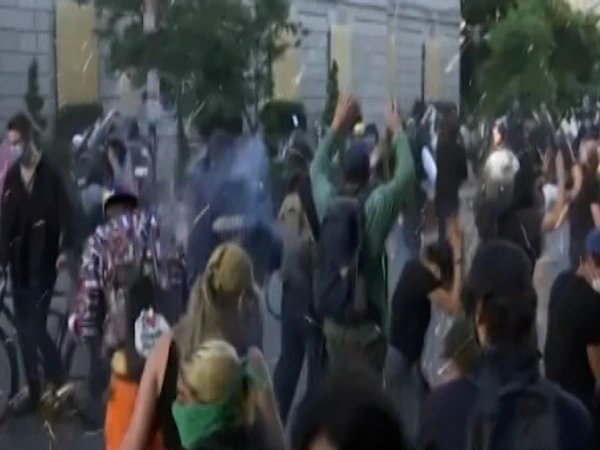 tear-gas,-flash-bangs-used-near-white-house-to-clear-thousands-of-protesters